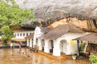 Rangiri Dambulla Cave Temple